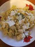 Paste cu sos pesto și pui
