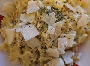 O poză a rețetei Paste cu sos pesto și pui.