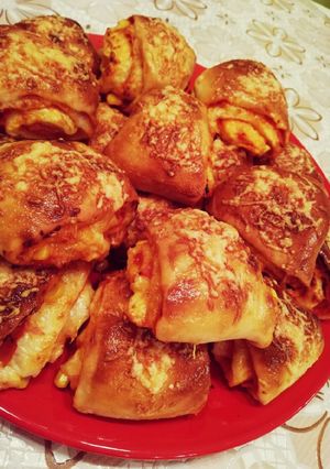Pizzás háromszögek recept fotója