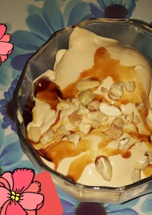 A picture of Ice-cream made with Nolen Gur.