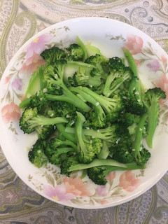 簡單的蒜香花椰菜 的食譜成品照片
