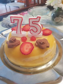Una foto de Pastel de cebra de naranja frío