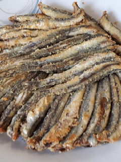 Una foto de Boquerones fritos y pre parados todos en poco tiempo