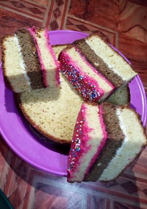 A picture of Vanilla and chocolate sandwich.