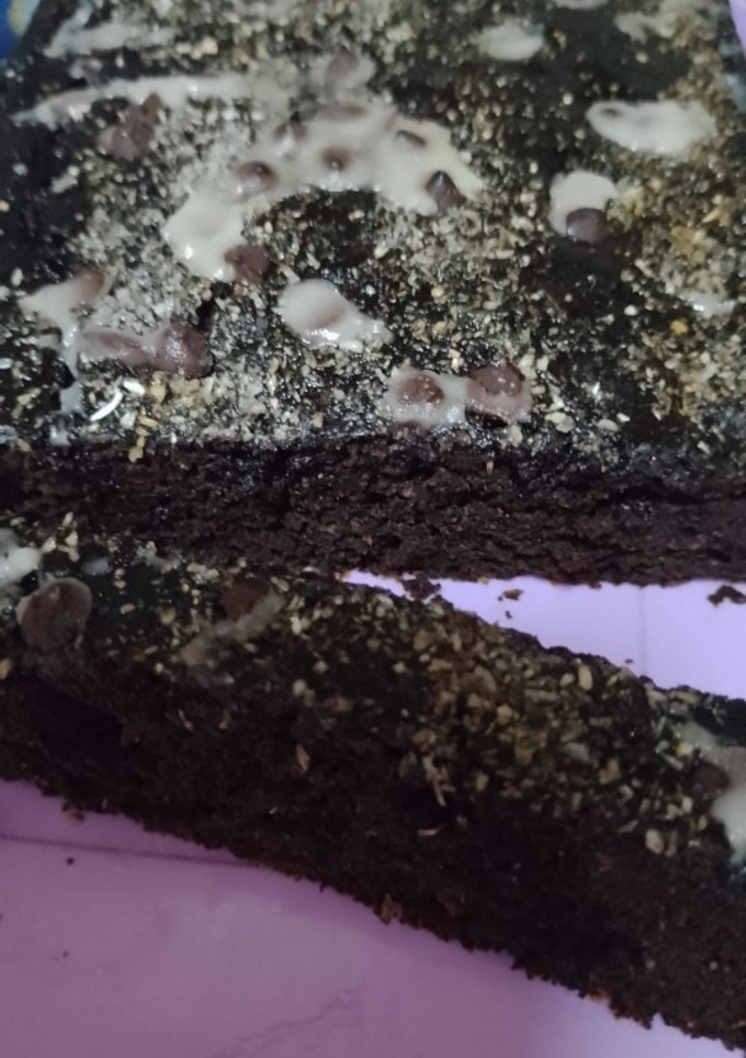 Una foto de Torta de algarroba y mandarina en licuadora y sin azúcar 🍰🍊