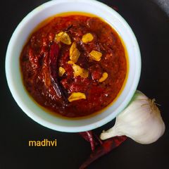 A picture of Spicy Garlic Chutney.