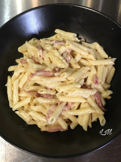 Una foto de Macarrones a la carbonara a mi manera