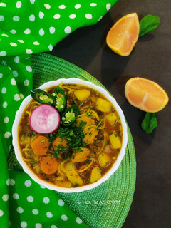 عکسی از دستور سوپ مرغ و قارچ