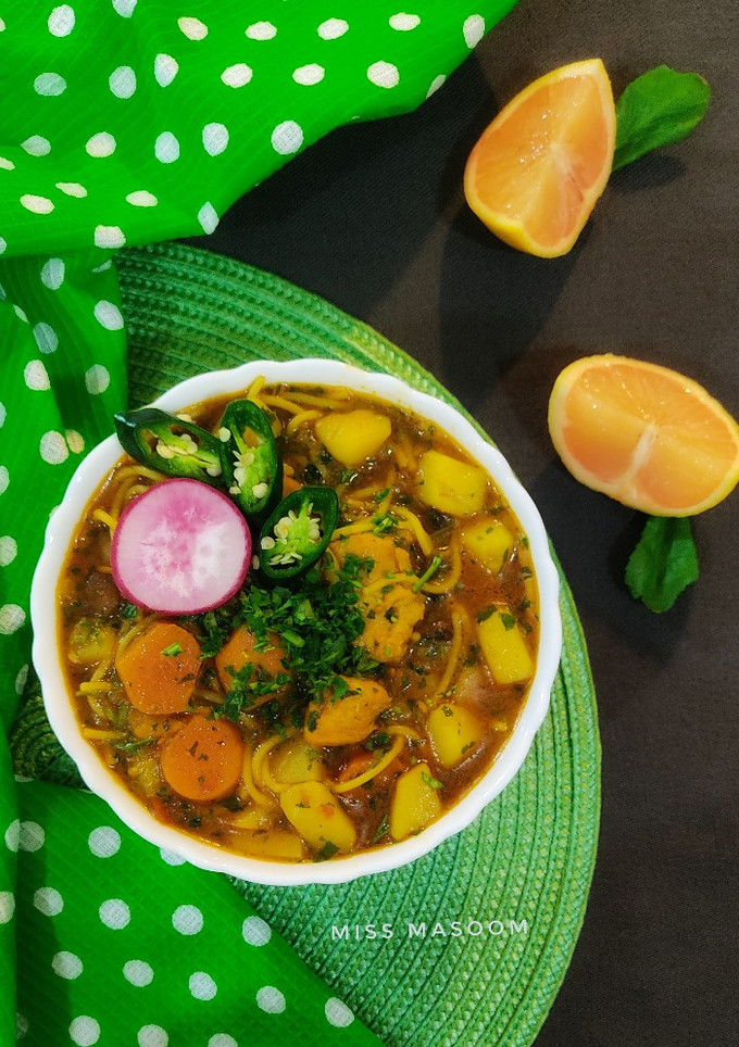 عکسی از دستور سوپ مرغ و قارچ