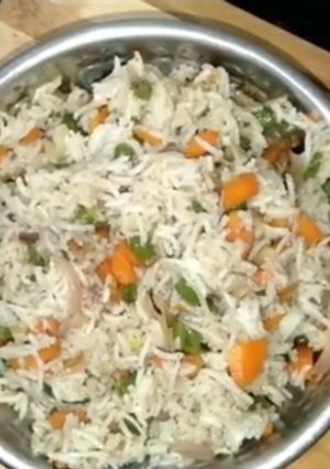 வெஜிடபிள் பிரைட் ரைஸ்    (without Souce) (Vegtable fried rice recipe in tamil) செய்முறை முக்கிய புகைப்படம்