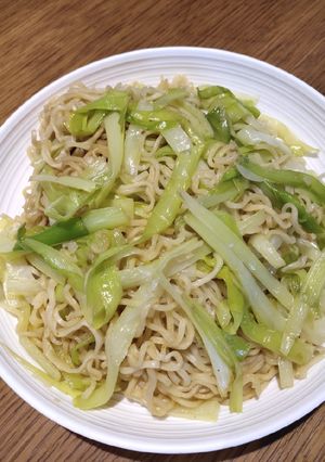 A picture of Indomie with Yellow Chives.