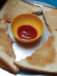 प्याज़ और टमाटर सैंडविच(pyaz aur tamatar sandwich recipe in hindi) रेसिपी मुख्य फोटो
