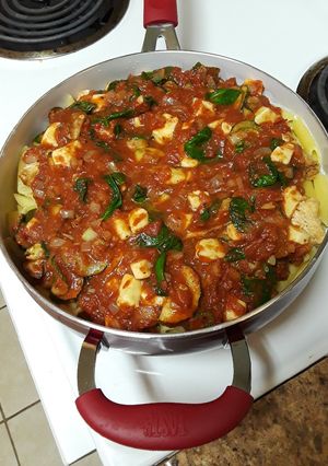 A picture of Chicken Mozzarella Pasta.