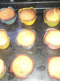 Una foto de Magdalenas rellena con dulce de leche