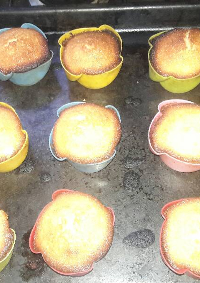 Una foto de Magdalenas rellena con dulce de leche