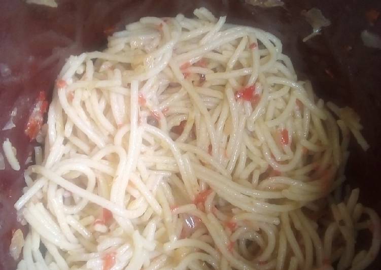 Steps to Prepare Favorite White spaghetti