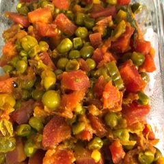 A picture of Gajar matar sabji.