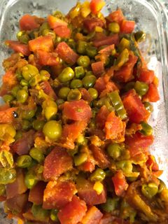 A picture of Gajar matar sabji.