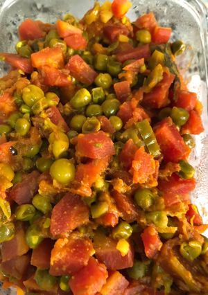 A picture of Gajar matar sabji.