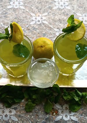 A picture of AloeVera, mint and lemon juice.