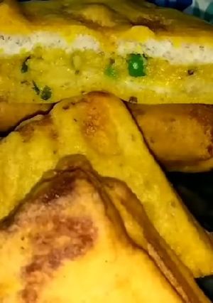 ब्रेड पकौड़ा(bread pakoda recipe in hindi) रेसिपी मुख्य फोटो