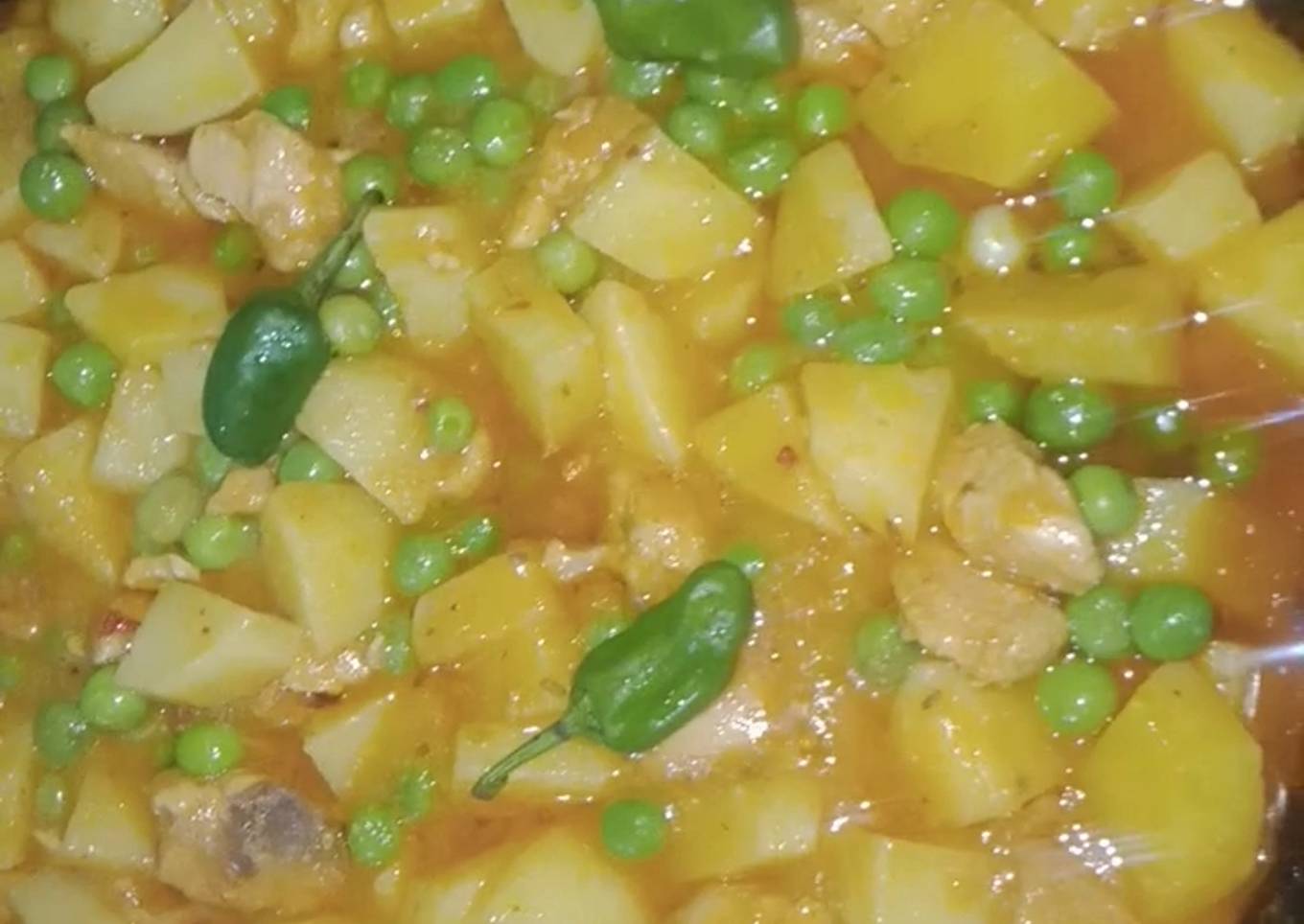 Aloo matar chicken gravy