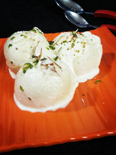 A picture of Vanilla custard Icecream.