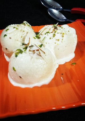 A picture of Vanilla custard Icecream.