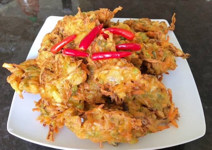 Indonesian Vegetable Fritters (bakwan sayur)