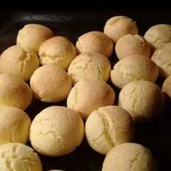Una foto de Pancitos de queso (pao de queijo)