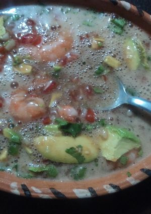 Una foto de Cóctel de camarones en espuma de cerveza a la Mexicana el Geras