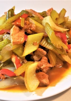 簡易快炒-什錦炒肉【15分鐘】【臺美式】【家常菜】【清冰箱料理】【下飯】 的食譜成品照片