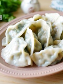 A picture of Homemade Pork and Chive Dumplings – Delicious Even Without Dipping Sauce (Video Tutorial).