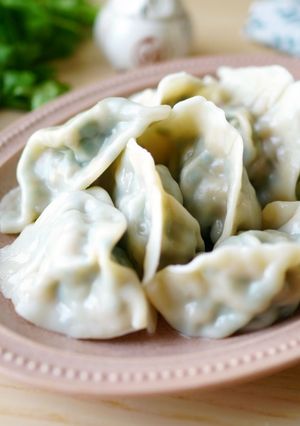 A picture of Homemade Pork and Chive Dumplings – Delicious Even Without Dipping Sauce (Video Tutorial).