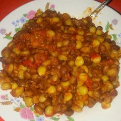 A picture of Kenyan fried Githeri.