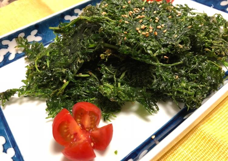 How to Make Super Quick Homemade Carrot Leaves Fry (Japanese taste)