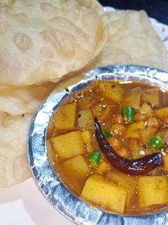 লুচি আর স্পেশাল মিষ্টির দোকানের আলুর তরকারি ( luchi r mishti dokaner aloor torkari recipe in Bengali রেসিপির প্রধান ছবি