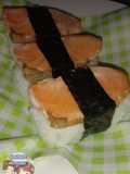 ซูชิแซลมอนย่าง (Grilled Salmon Sushi)