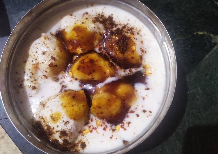 Recipe of Homemade दही बल्ले (Dahi Bhalle Recipe In Hindi)