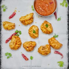 A picture of Fry momos.