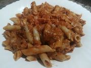 Una foto de pasta con melva