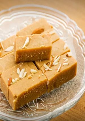 A picture of Gud Papdi.