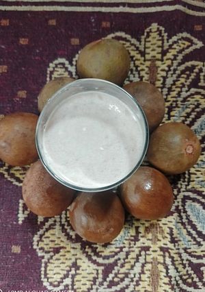 चीकू मिल्क शेक (chiku milk shake recipe in Hindi) रेसिपी मुख्य फोटो