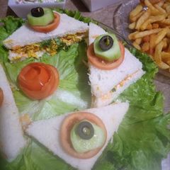 A picture of Chicken sandwich 😋.