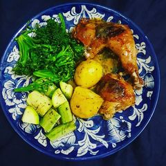 A picture of Cauliflower Served With Chicken thighs.