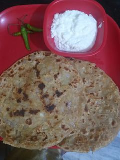 आलू का पराठा (aloo ka paratha recipe in Hindi) रेसिपी मुख्य फोटो