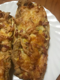 Una foto de Baguet pizza carbonara
