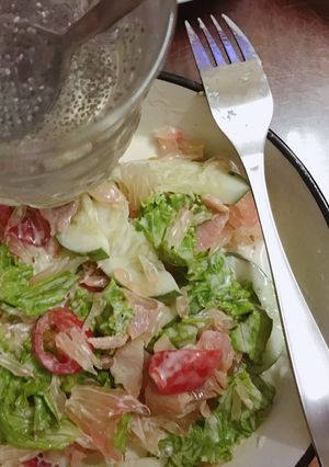 Hình của món Salad bưởi và thịt xông khói.