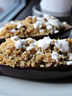 Una foto de Berenjenas rellenas de quinoa