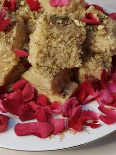 झटपट कलाकंद (Jhatpat kalakand recipe in Hindi) रेसिपी मुख्य फोटो